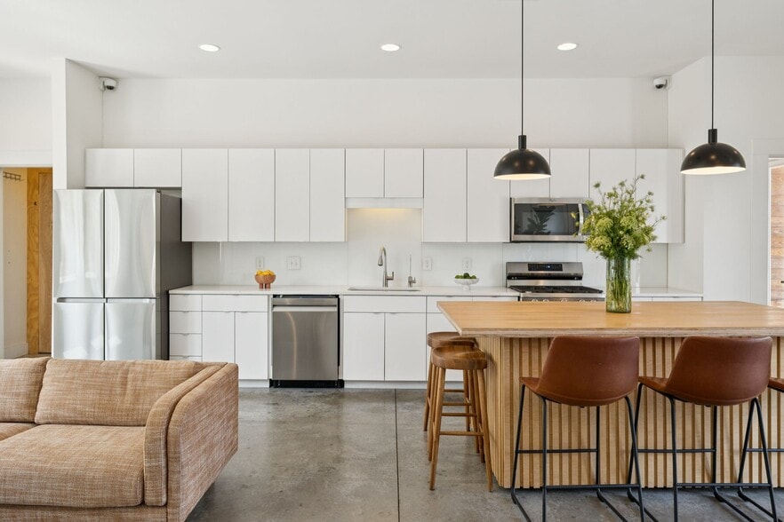 More Photos Of 2517 White Ave, Nashville Office Residential For Sale