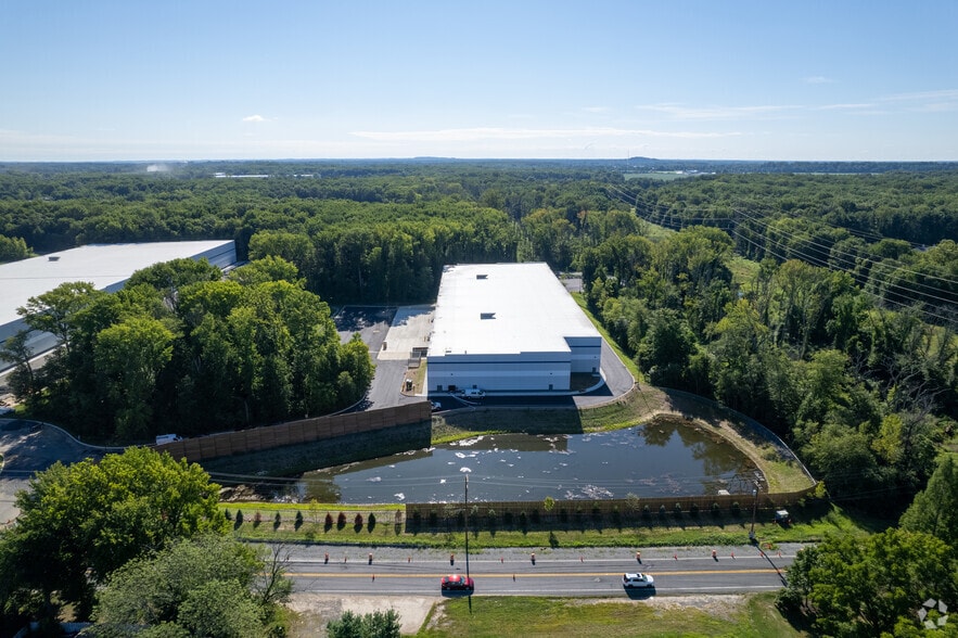 More Photos Of 2609 Rancocas Rd, Burlington Warehouse For Lease