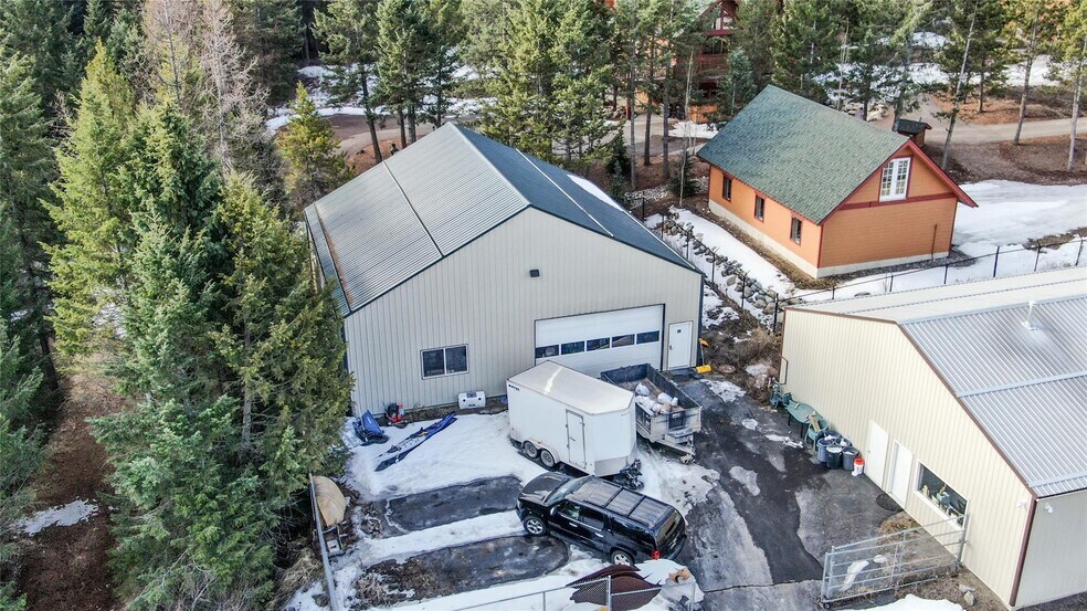 More Photos Of 5733-5735 Us Hwy 93 S, Whitefish Self Storage For Lease