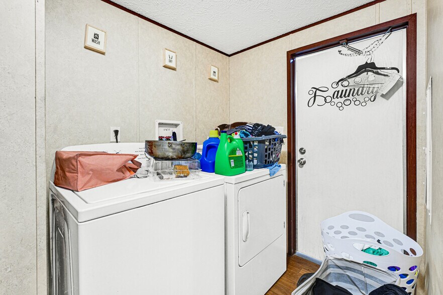 More Photos Of 8502 C E King Pky, Houston Apartments For Sale