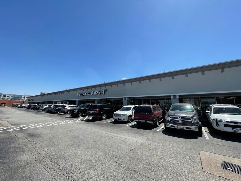 More Photos Of 5545-5591 Richmond Ave, Houston Unknown For Lease