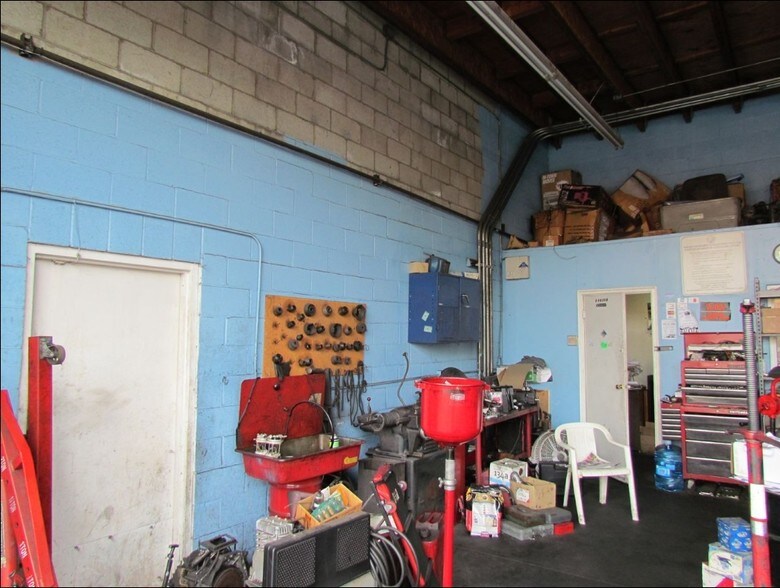 More Photos Of 3137 W Imperial Hwy, Inglewood Auto Repair For Lease