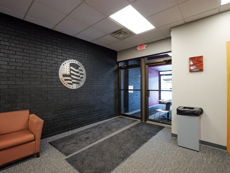 More Photos Of 2321 W Grand Ave, Wisconsin Rapids Office For Sale