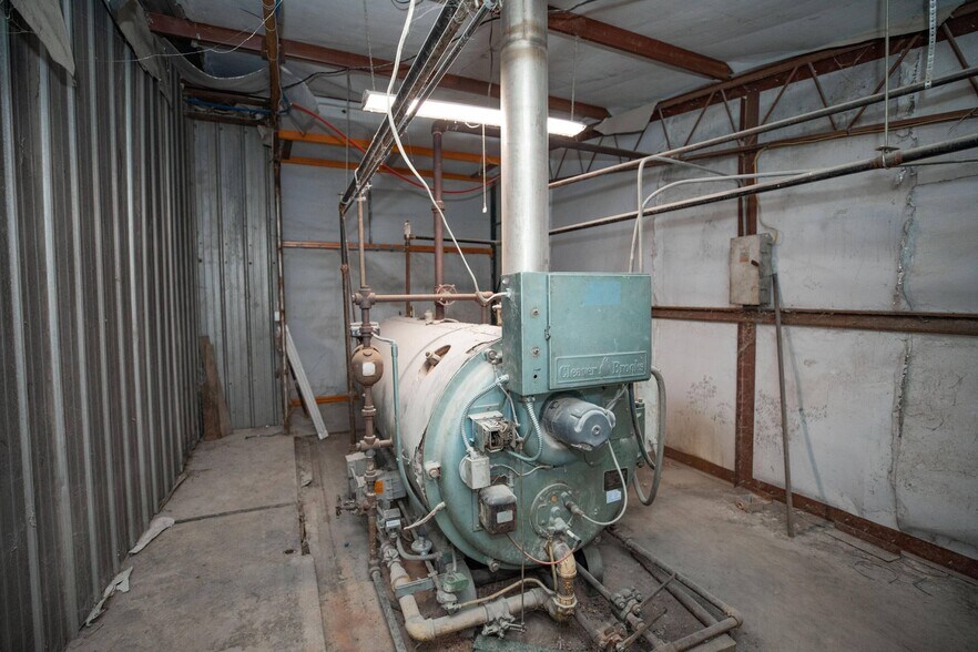 More Photos Of 9705 SE 1300th Rd, Humansville Industrial For Sale