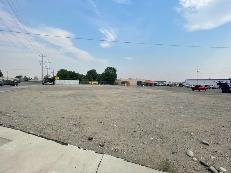 Primary Photo Of 601 S Federal Blvd, Riverton Land For Sale