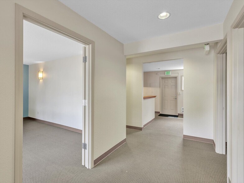 More Photos Of 7522 221st Pl SW, Edmonds Office For Sale