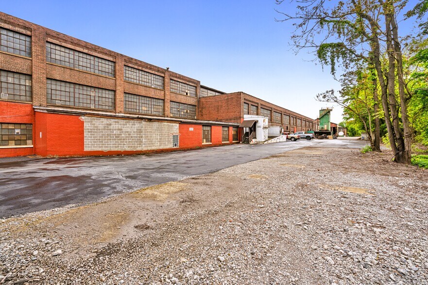 More Photos Of 100 Front St, New Brighton Warehouse For Lease