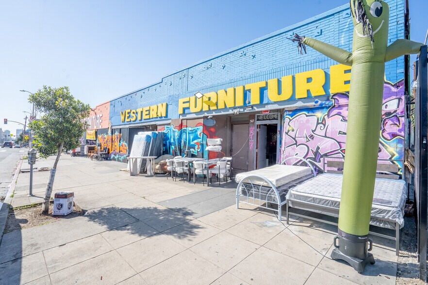 More Photos Of 4907 Maplewood Ave, Los Angeles Freestanding For Sale