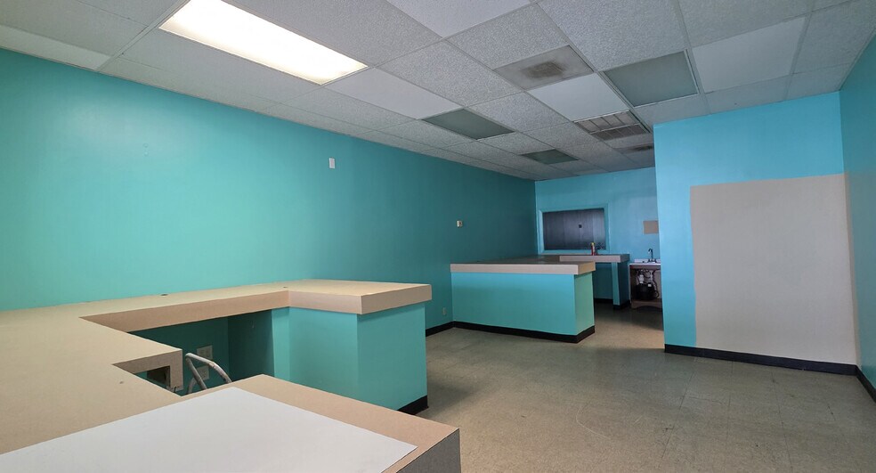 More Photos Of 1309 W Fairmont Pky, La Porte Unknown For Lease