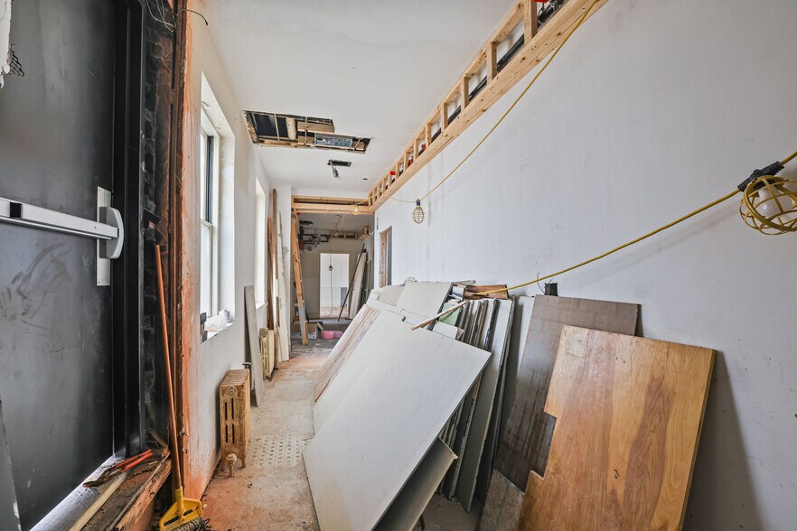 More Photos Of 255 Main St, Pawtucket Office For Sale