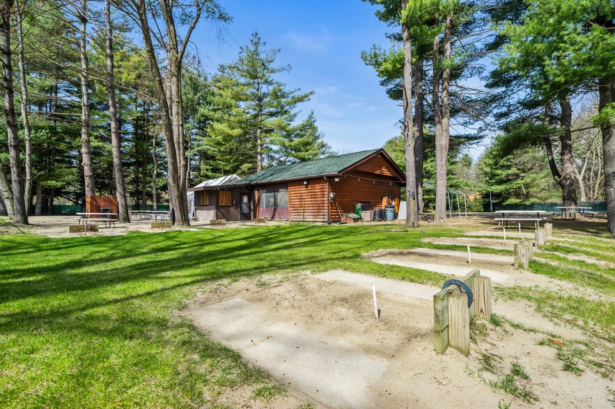 More Photos Of 8826 Gratiot Ave, Columbus Restaurant For Sale