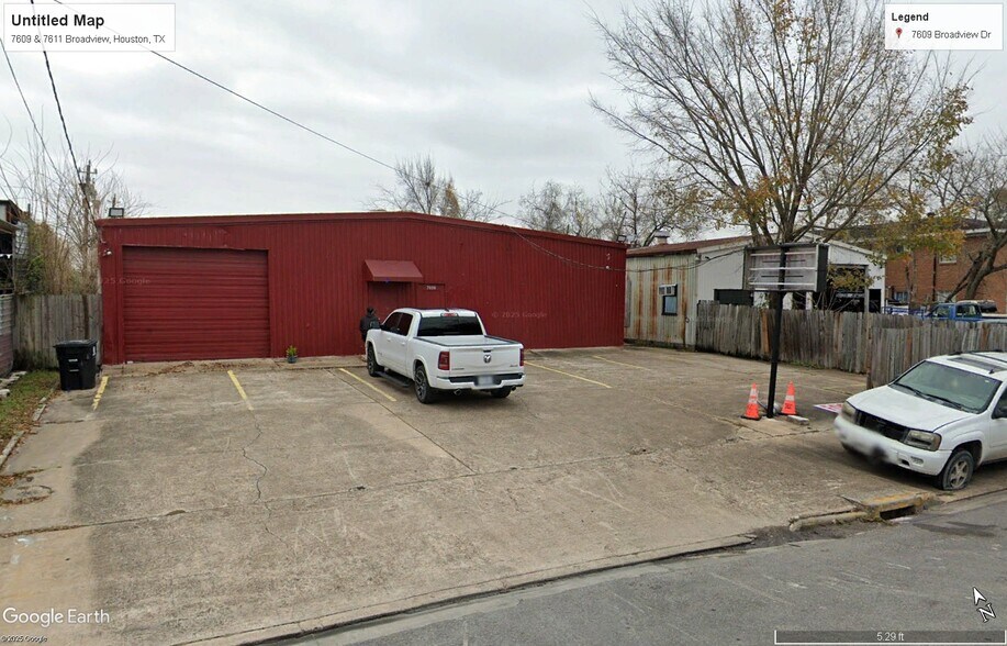 More Photos Of 7609 Broadview Dr, Houston Warehouse For Sale