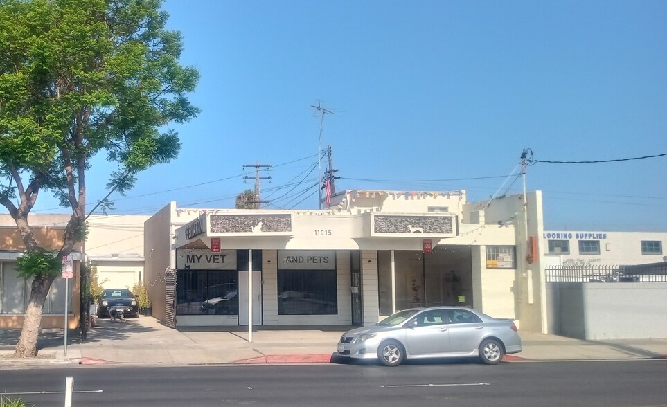 Primary Photo Of 11915 Inglewood Ave, Hawthorne Medical For Sale