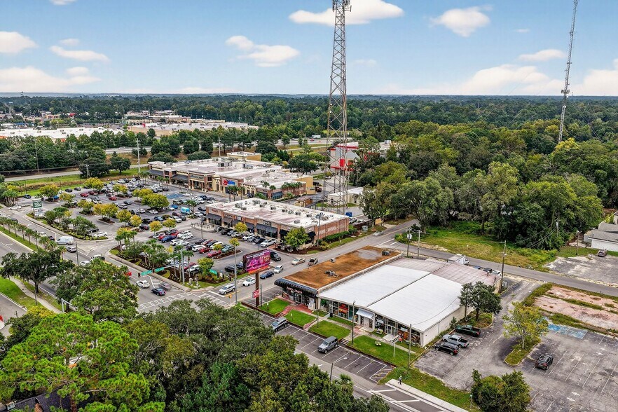 More Photos Of 1711 E Victory Dr, Savannah Storefront For Sale