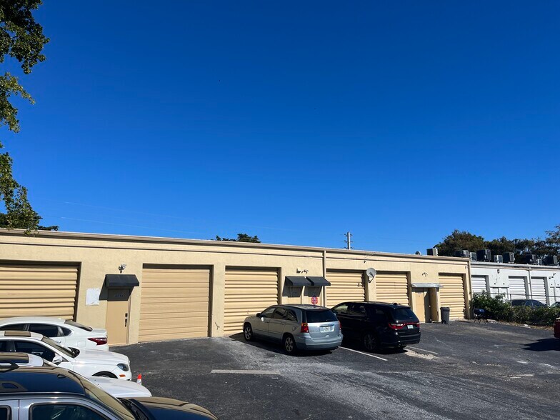 More Photos Of 10542-10552 Wiles Rd, Coral Springs Freestanding For Lease