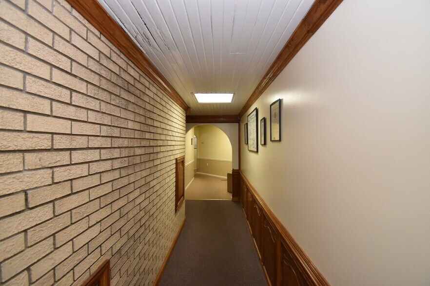 More Photos Of 100 Brenda Ave, Danville Medical For Sale