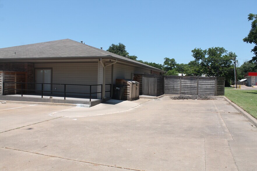 More Photos Of 3400 Hillcrest Dr, Waco Medical For Sale