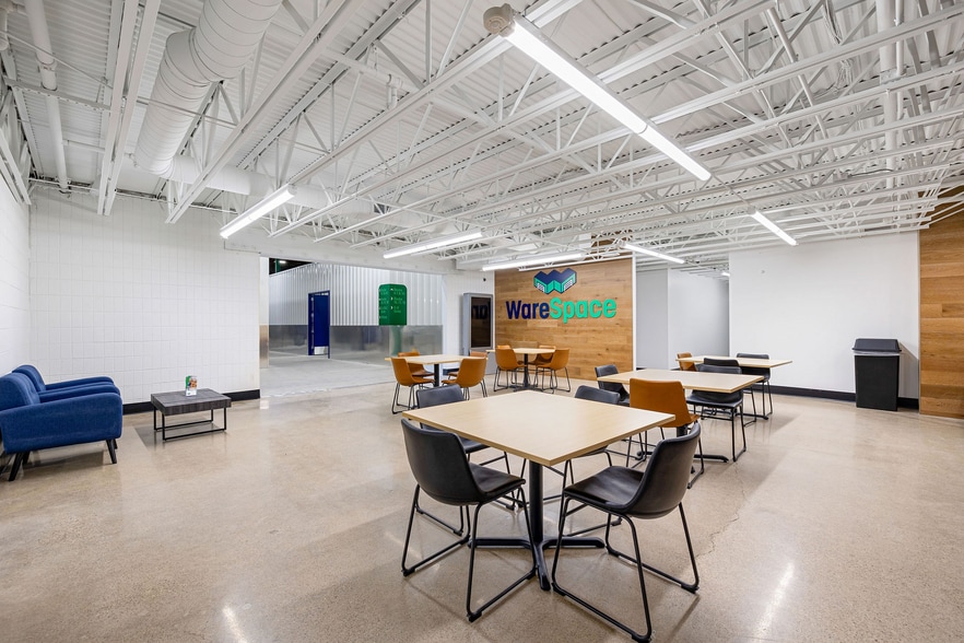 More Photos Of 801 Transfer Rd, Saint Paul Warehouse For Lease