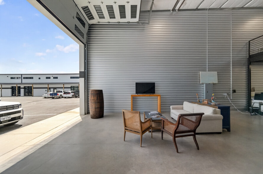 More Photos Of 529 E US HWY, Boerne Unknown For Lease