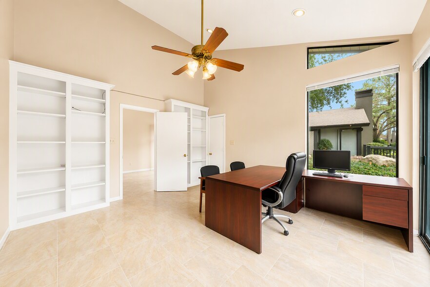More Photos Of 14343 Torrey Chase Blvd, Houston Office For Sale
