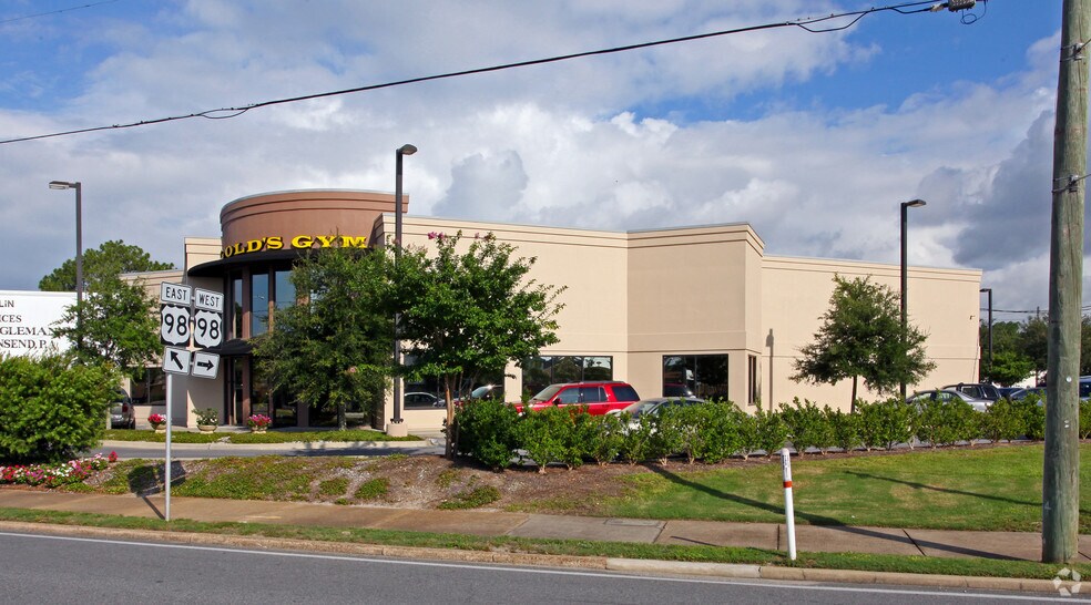 More Photos Of 140 Eglin Pky SE, Fort Walton Beach Health Club For Sale