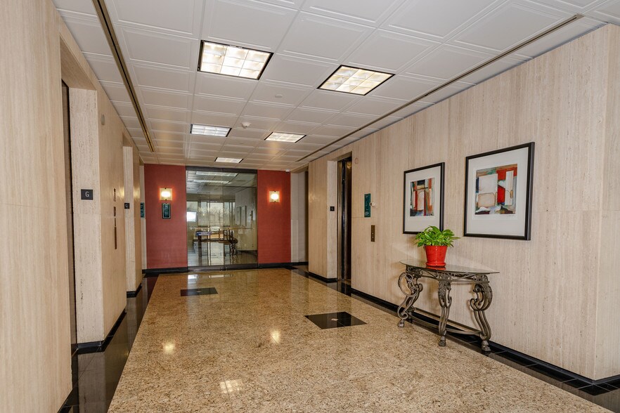 More Photos Of 8023 E 63rd Pl, Tulsa Office For Lease