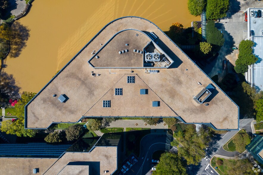 More Photos Of 1 Concourse Pky NE, Atlanta Office For Sale