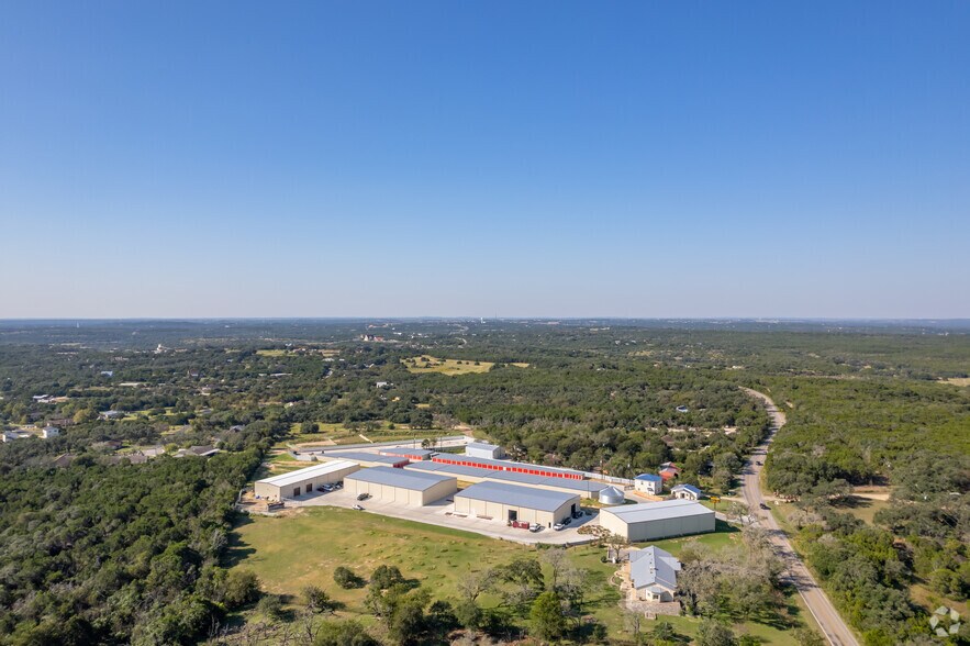 More Photos Of 10509 Circle Dr, Austin Warehouse For Lease