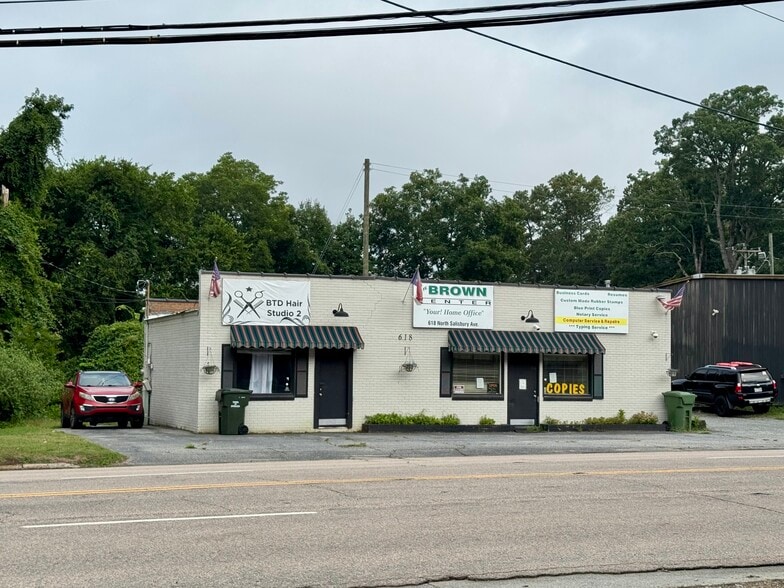 Primary Photo Of 618 N Salisbury Ave, Spencer Office For Sale