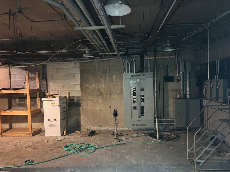 More Photos Of 272 Main Street, Nicholson Office For Sale