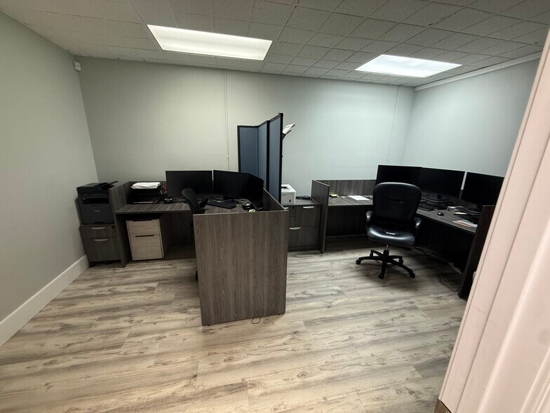 More Photos Of 911 S 8th St, Fernandina Beach Loft Creative Space For Sale