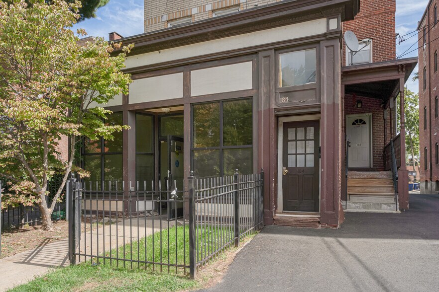 Primary Photo Of 184 Affleck St, Hartford General Retail For Lease