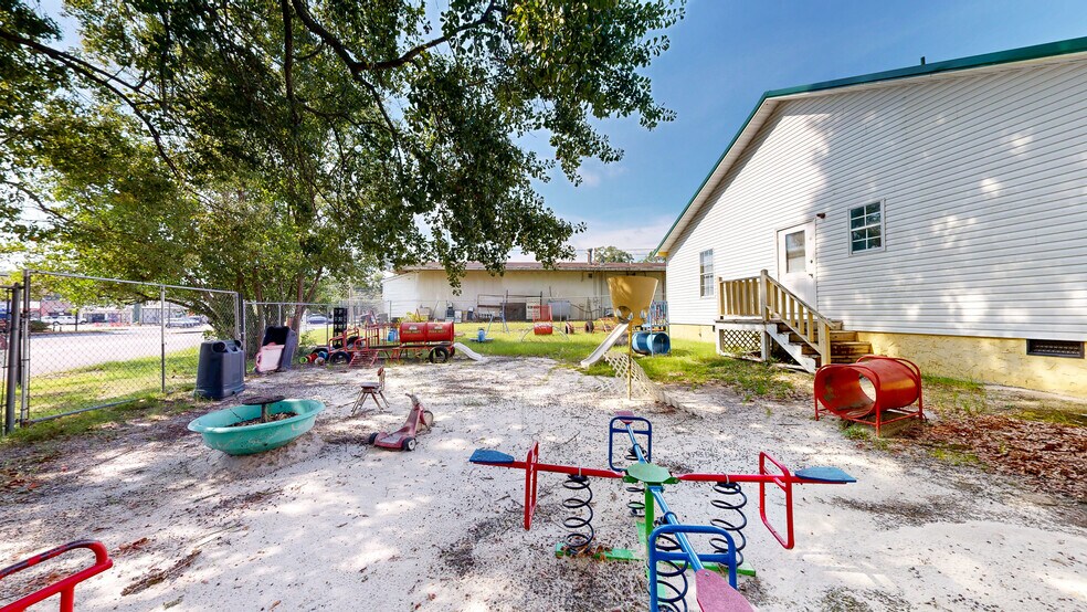 More Photos Of 104 N Herring St, Dothan Office For Sale