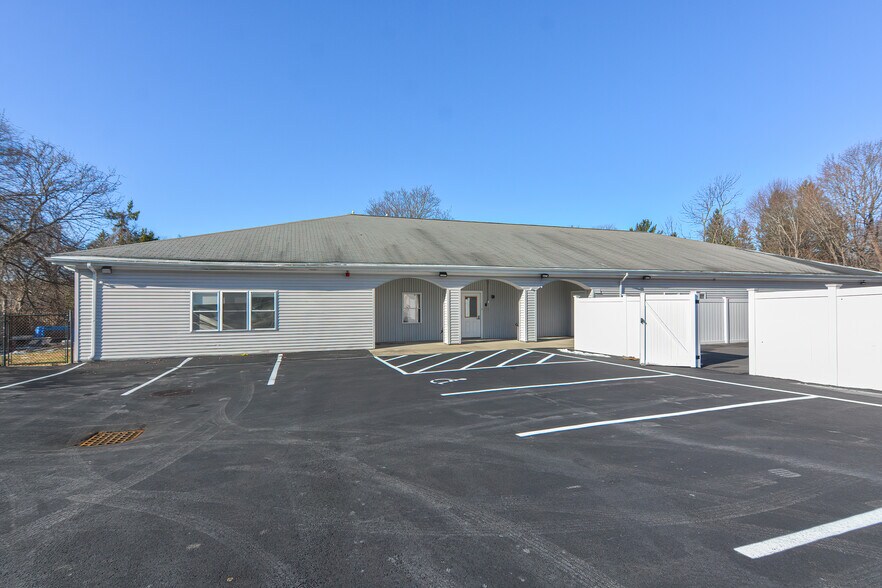 More Photos Of 162 N Main St, Sharon Schools For Lease