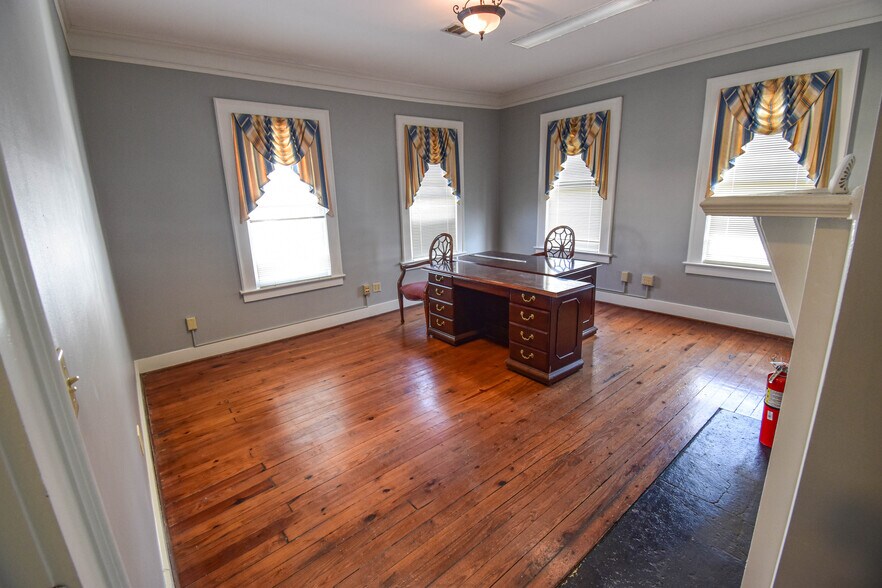 More Photos Of 2606 8th St, Tuscaloosa Office For Sale