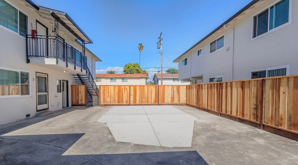 More Photos Of 2315 Monroe St, Santa Clara Apartments For Sale