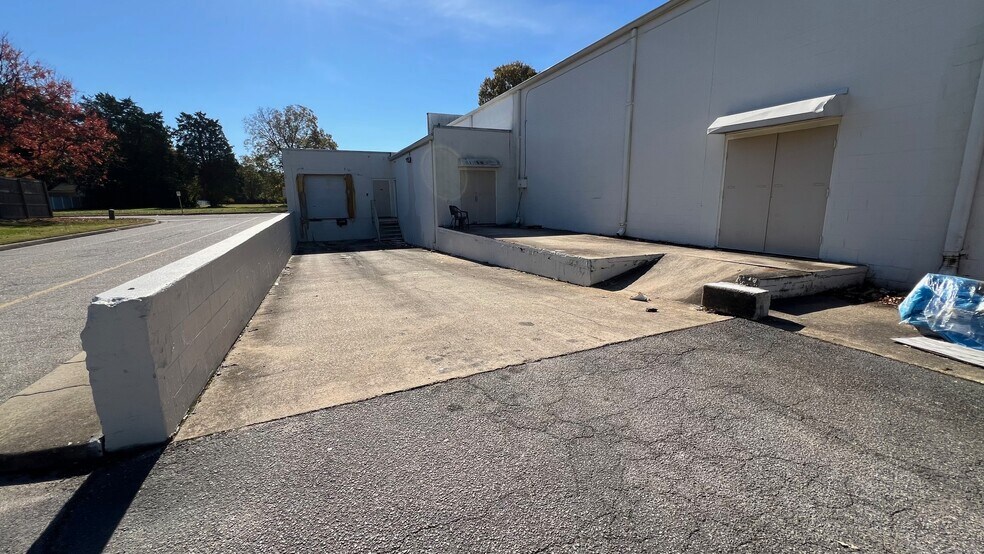 More Photos Of 701 Battlefield Blvd N, Chesapeake Freestanding For Lease