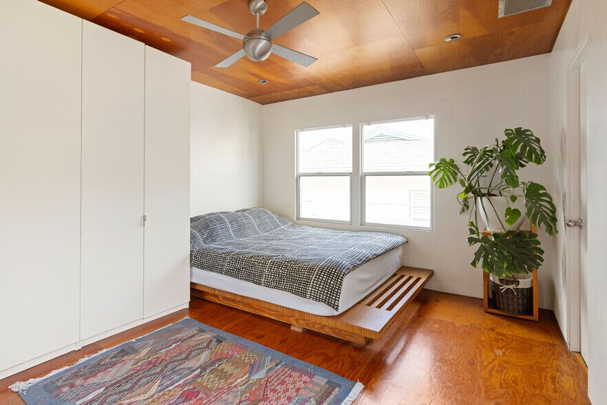 More Photos Of 977 Chung King Rd, Los Angeles Storefront Retail Residential For Sale