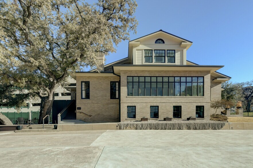 More Photos Of 904 San Antonio St, Austin Office For Lease