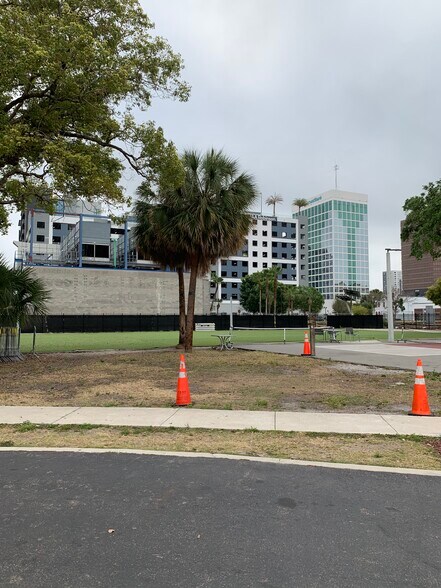 More Photos Of 100 W Livingston St, Orlando Restaurant For Lease