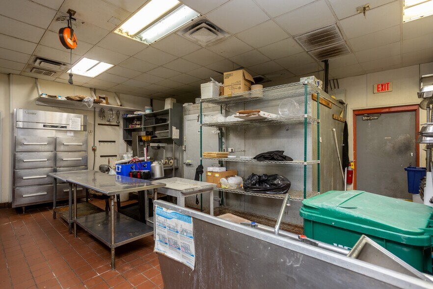 More Photos Of 801 E New Haven Ave, Melbourne Restaurant For Sale