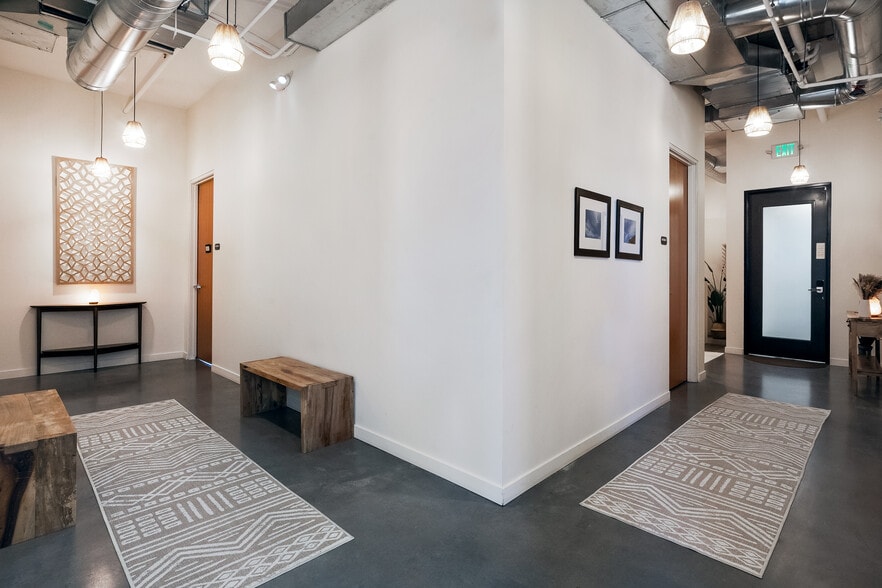 More Photos Of 959 SE Division St, Portland Loft Creative Space For Lease