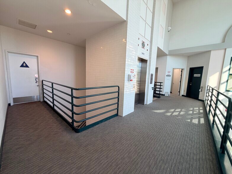 More Photos Of 22535-22551 2nd St, Hayward Office For Lease