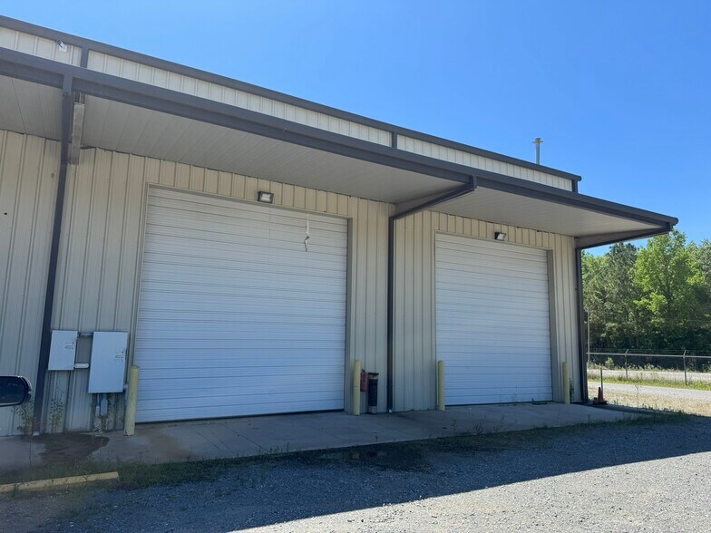 More Photos Of 175 Private Road 7335, De Berry Industrial For Sale