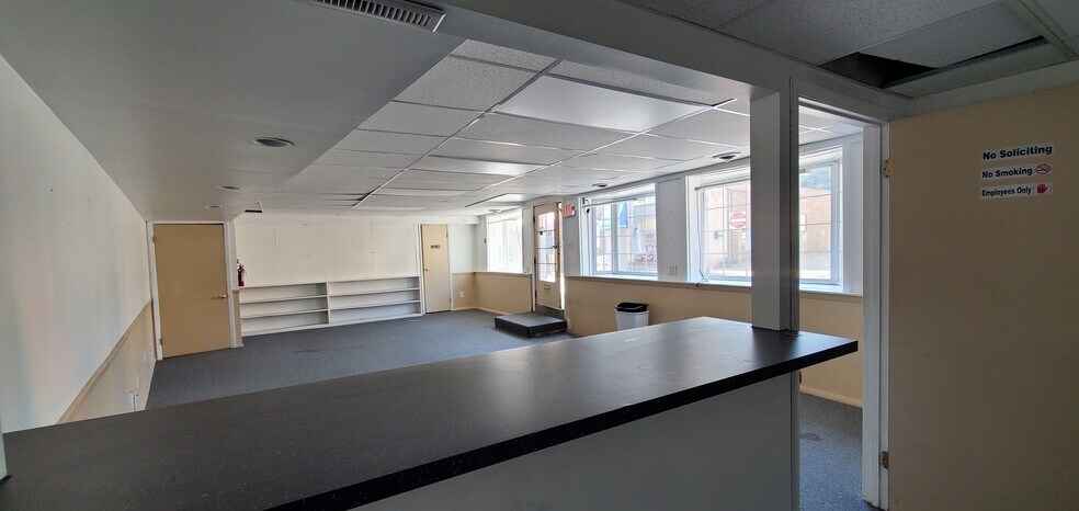 More Photos Of 1001-1005 Castle Shannon Blvd, Pittsburgh Storefront Retail Office For Lease