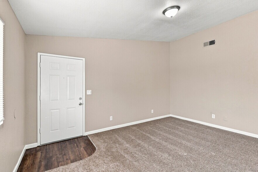 More Photos Of 1262 N Marks Ave, Fresno Apartments For Sale