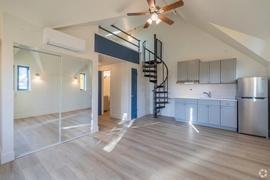 More Photos Of 2974-2980 College Ave, Berkeley Apartments For Lease