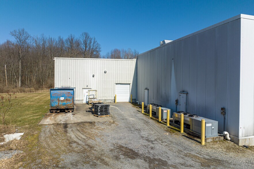 More Photos Of 2500 Freedland Rd, Hermitage Manufacturing For Lease