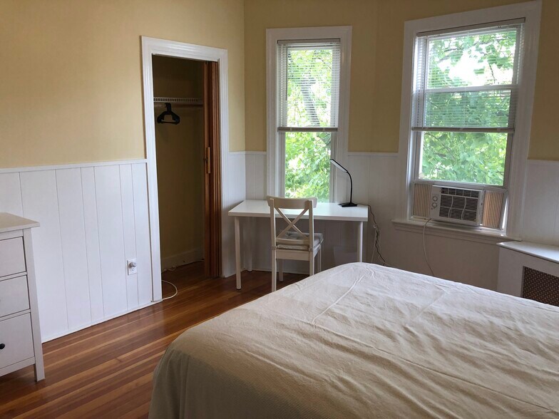 More Photos Of 96 Franklin St, Brookline Storefront Retail Residential For Sale
