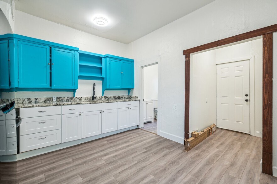 More Photos Of 2123 W Park Pl, Oklahoma City Specialty For Sale